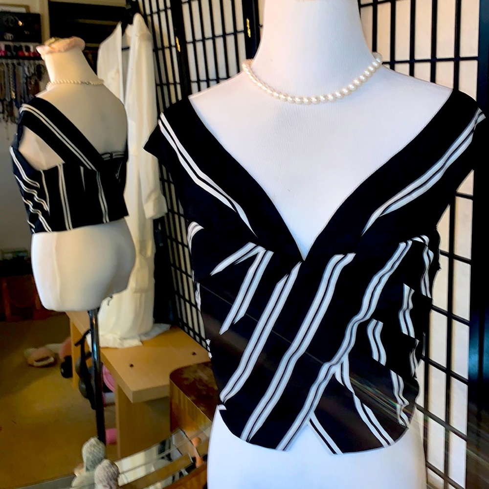 ALICE AND OLIVIA black & white stripe dress top